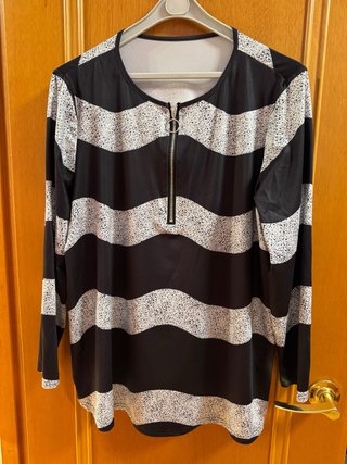 Camiseta de rayas con cremallera