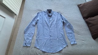 Camisa de hombre azul