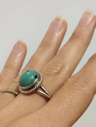 Anillo de plata con piedra turquesa