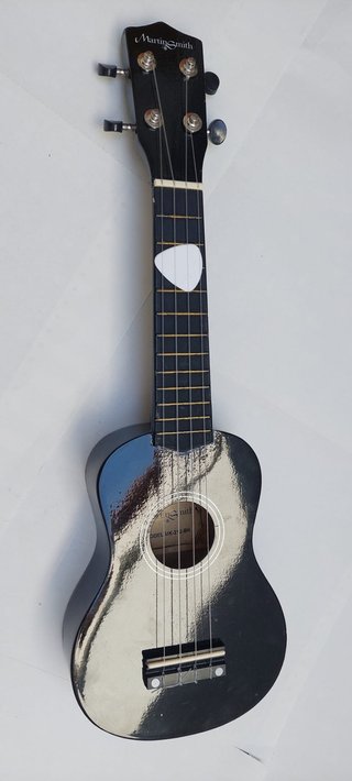 Ukelele Martin Smith + Afinador Cascha