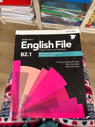 English File With Online Practice for Speakerts...