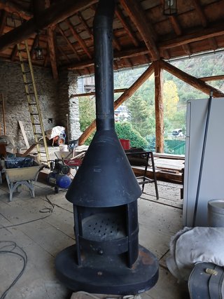 Chimenea de Hierro Negra