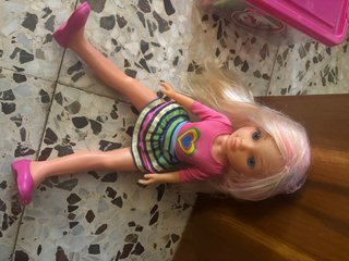 Muñeca Nancy Rubia con Mechones Rosas