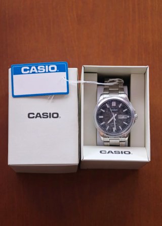 Reloj Casio MTP E740 Cara Negra
