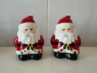 Juego de Salero y Pimentero Papá Noel