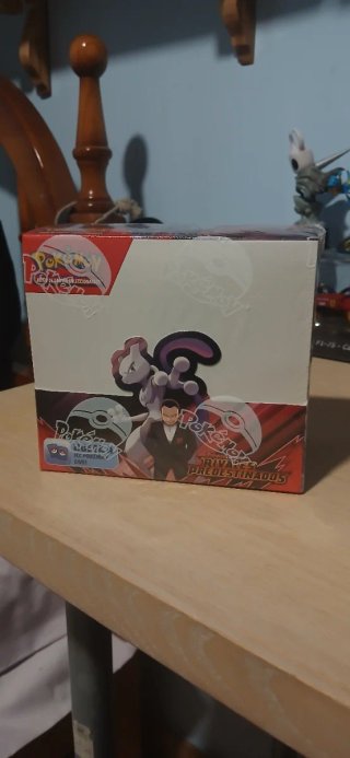 Booster Box Pokémon Rivales Predestinados ESP
