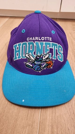 Gorra Y2K NBA Charlotte Hornets amitchelll and Nes