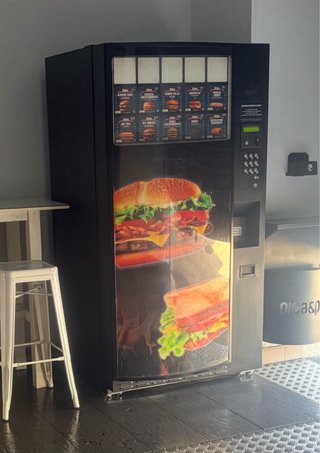 Máquina Expendedora de Bocadillos Calientes