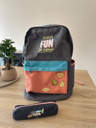 Mochila con Estuche So Much Fun to come