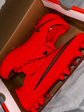 Botas de fútbol Nike Mercurial rojas