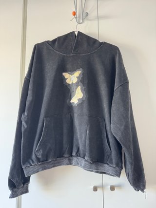 Sudadera gris mariposas con capucha, talla unica