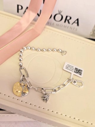 Pulsera Pandora ME con Charms