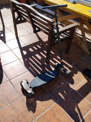 Patinete de tres ruedas