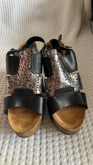 Sandalias Tacón Ancho Piel Negra y Plata Talla 40