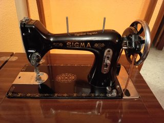 Máquina de coser antigua Sigma