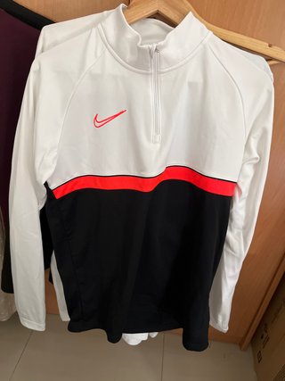 Sudadera Nike Blanca y Negra