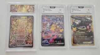 3 Cartas Pokémon 30th Anniversary Graduadas