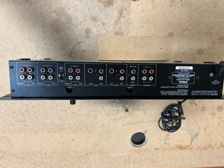 Mesa de Mezclas Inkel DM-402