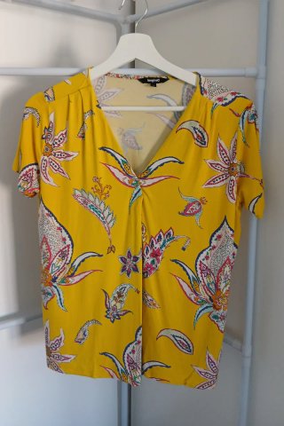 Camiseta Desigual Estampada Amarilla