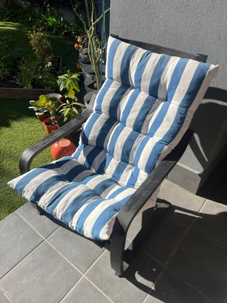 Butaca mecedora Ikea + Cojín de Rayas leroy merlin