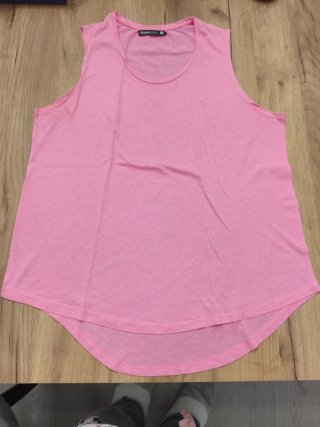 Camiseta de tirantes rosa Shana