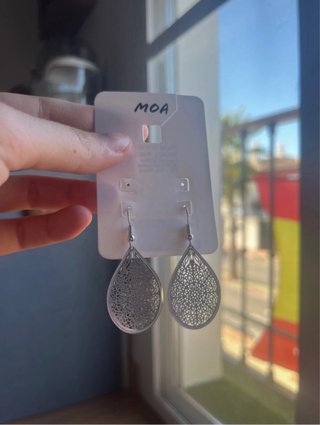 Pendientes MOA Plateados
