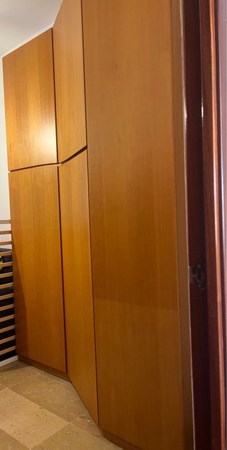Armario de Esquina de Madera