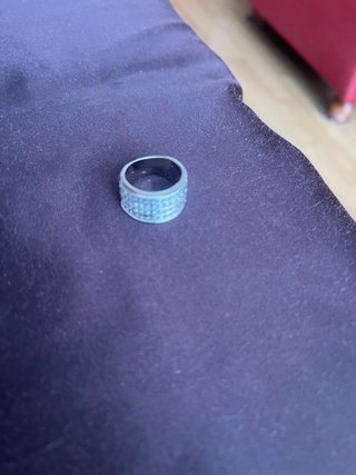 Anillo plateado con brillantes