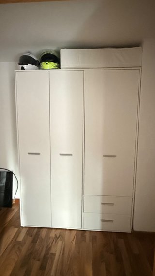 Armario Blanco de Tres Puertas