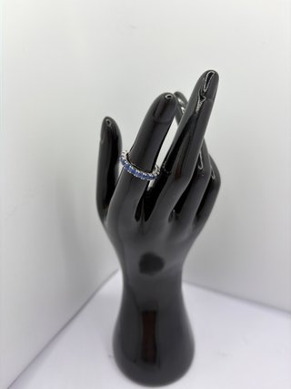 Anillo de plata con piedras azules