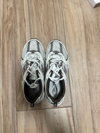 Zapatillas New Balance 530 Marrón y Blanco