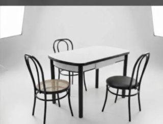 Juego de Mesa y 3 Sillas Estilo Vintage