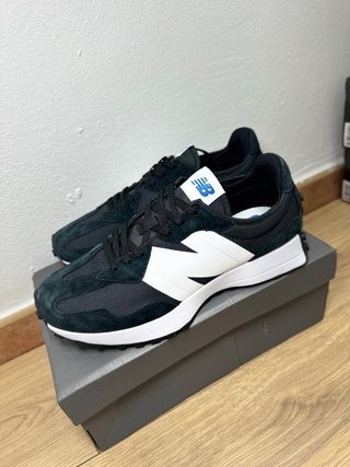Zapatillas New Balance Negras y Blancas