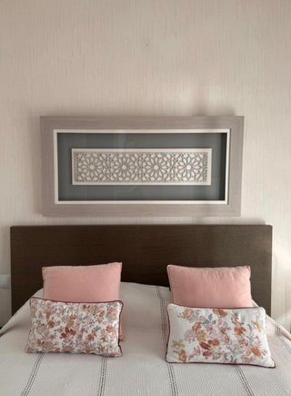 Cabecero, cómoda y mesita de noche. Regalo cuadro