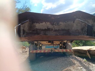 Dumper con pala y retroexcavadora