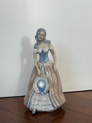 Figura de Porcelana Vintage Tengra