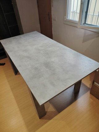 Mesa de comedor y 4 sillas