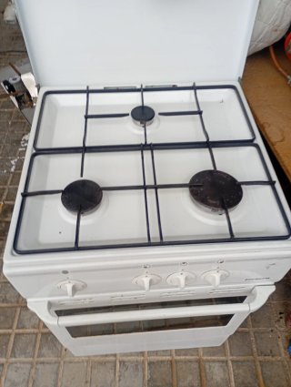 Cocina de Butano Blanca