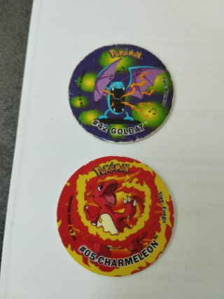 2 Tazos Pokémon Attack: Golbat y Charmeleon