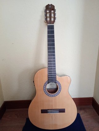 Guitarra Admira Sara EC