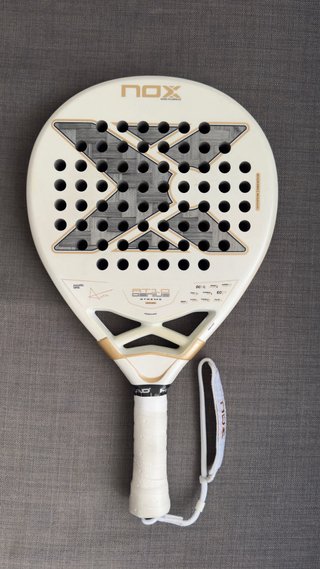 Pala de Pádel Nox AT10 Luxury 12K 2026 Tapia