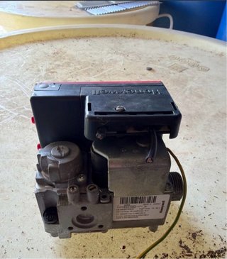 Válvula de gas Honeywell VK4100C 1075