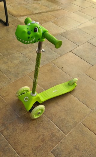 Patinete Infantil Dinosaurio Verde