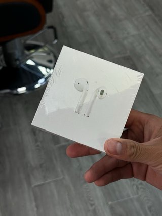 Apple AirPods