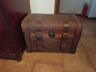 Baúl Antiguo de Mimbre