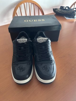 Zapatillas Guess Negras