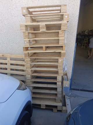 Se regalan Palets de madera Son de los pequeños
