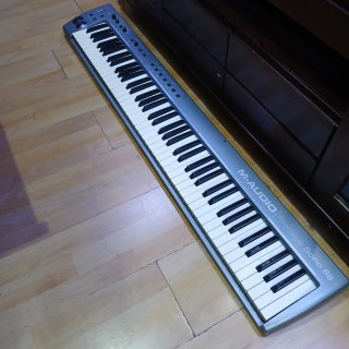 Teclado M-Audio ProKeys Sono 88
