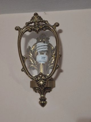 Aplique de pared dorado con cristal
