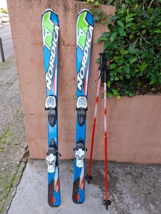 Esquís Nordica Dobermann 130 con Bastones